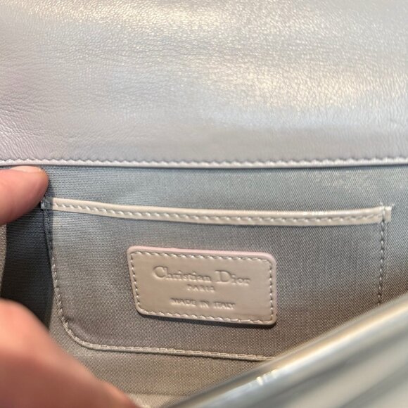 Christian Dior Pearl Grey Patent Cannage Chain Clutch - Picture 13 of 16